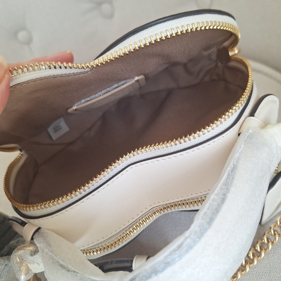 NWT Coach Heart Crossbody In Signature Canvas With Heart Print Light Khaki Chalk - Picture 8 of 10